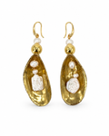 ARETES DE MEJILLÓN DORADOS CON TRIPLE PERLA BARROCA