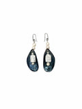 ARETES DE MEJILLÓN AZUL CON TRIPLE PERLA BARROCA Y PERLA DE RÍO