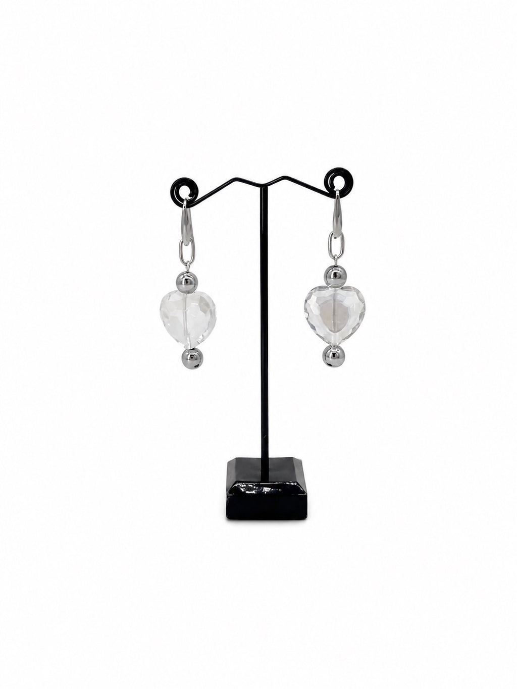 ARETES DE CORAZÓN SENCILLOS BLANCOS CON ACERINA