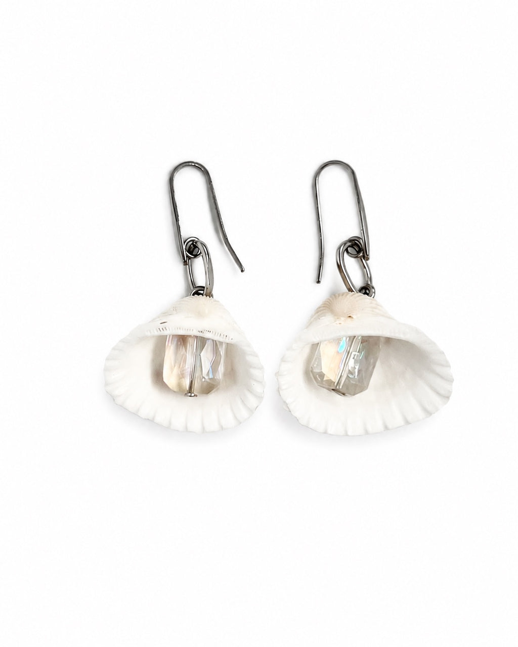 ARETES DE CONCHA CON CRISTAL
