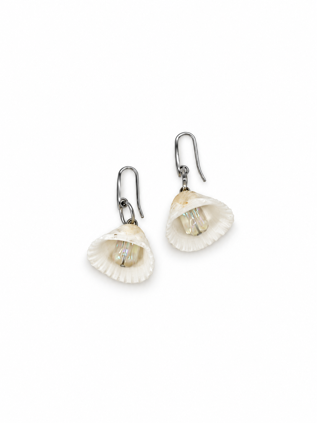 ARETES DE CONCHA CON CRISTAL