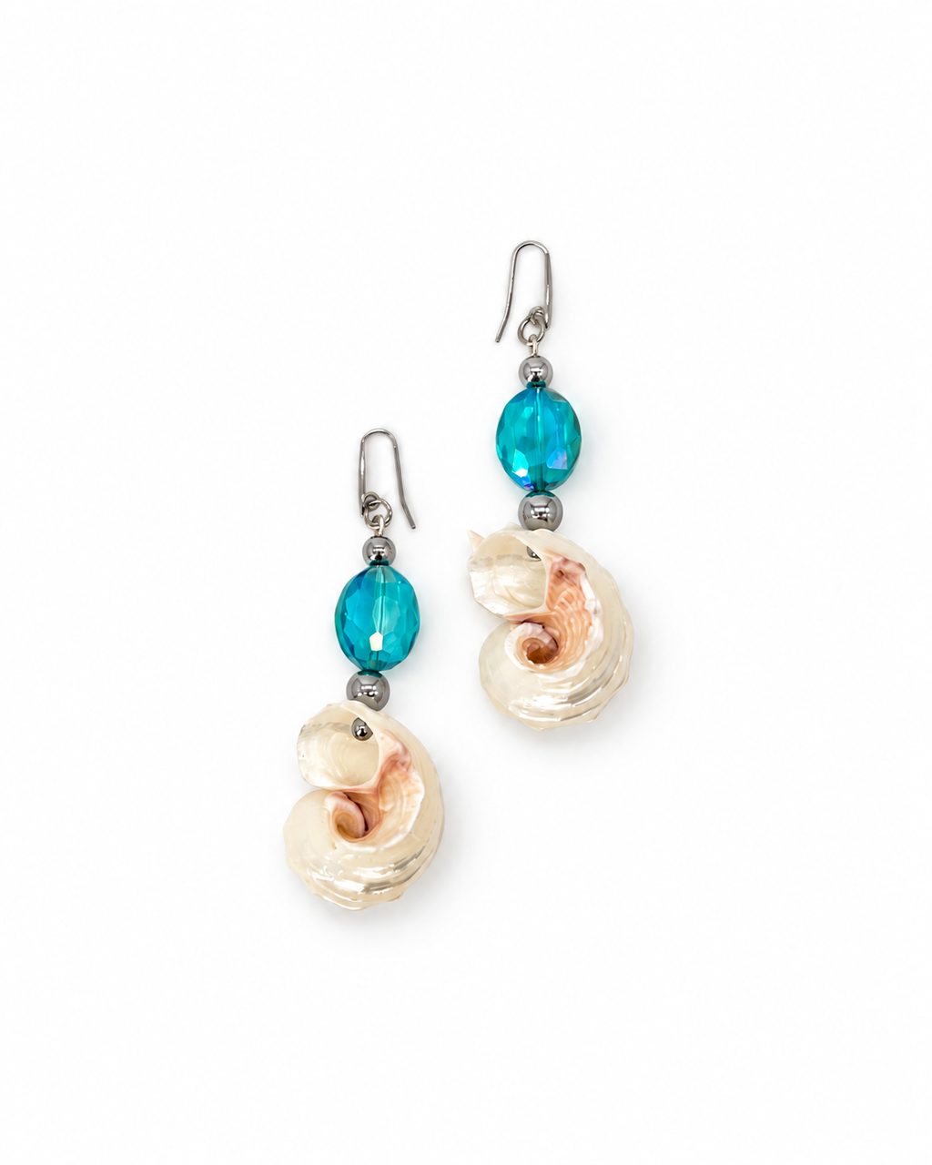 ARETES DE CARACOL CON CRISTAL AZUL AQUA
