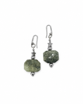 ARETES DE PREHNITA VERDE CON ESTRELLA Y ACERINA