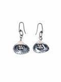 ARETES DE CONCHA CON CAVIAR PLATEADO