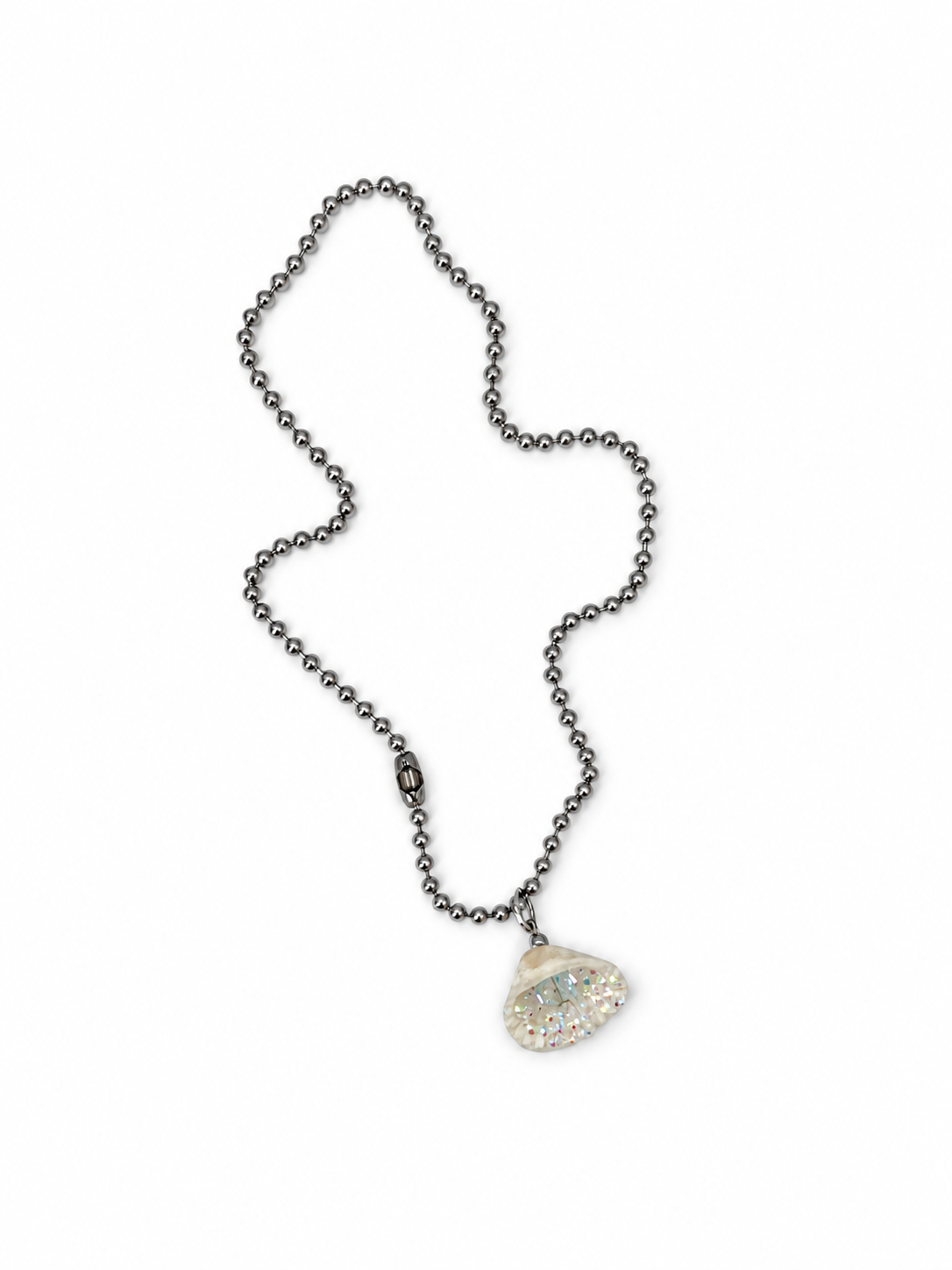 COLLAR DE CONCHA NATURAL CON INCRUSTACIONES DE SWAROVSKI