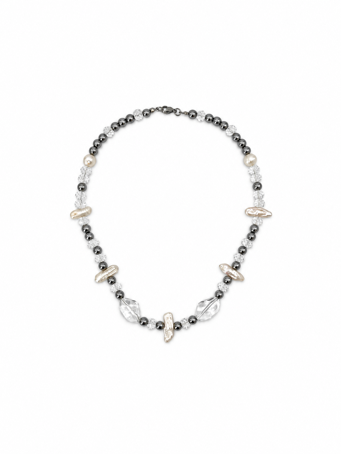 COLLAR DE CRISTAL GRIS CON DIJE CUARZO BLANCO Y PERLA