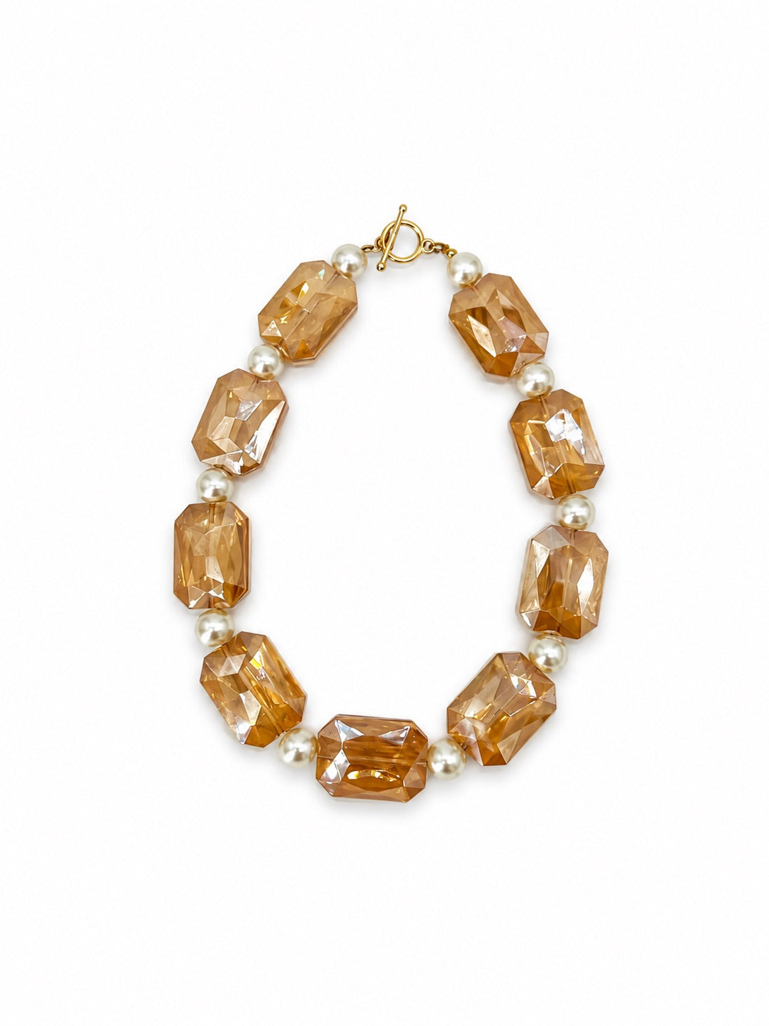COLLAR CHUNKY DE CRISTAL RECTANGULAR BEIGE Y PLASTI PERLA BLANCA