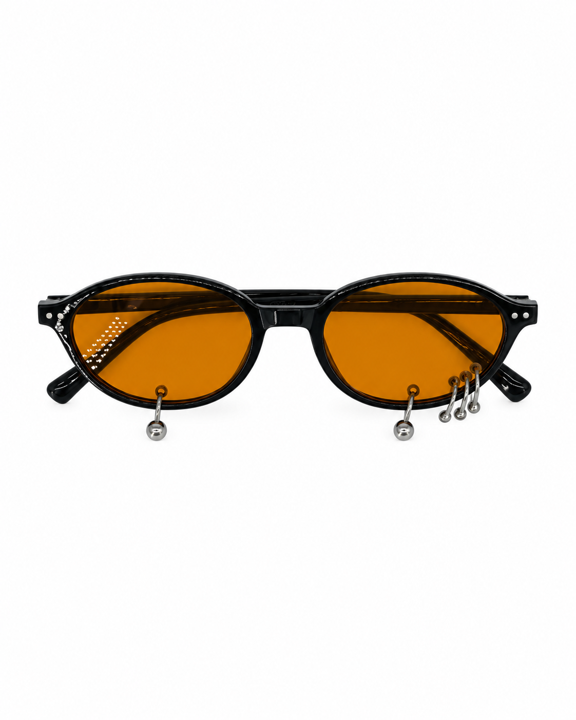LENTES NARANJAS CON MONTURA NEGRA Y PIERCING